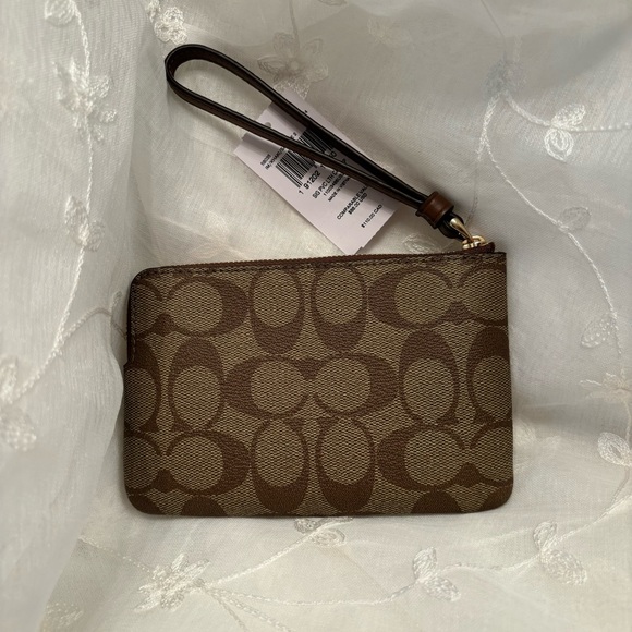 COACH POUCH - Picture 2 of 2